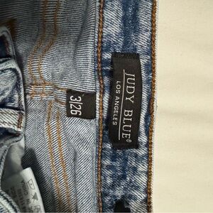 Judy Blue Boyfriend Fit Medium Wash Jeans